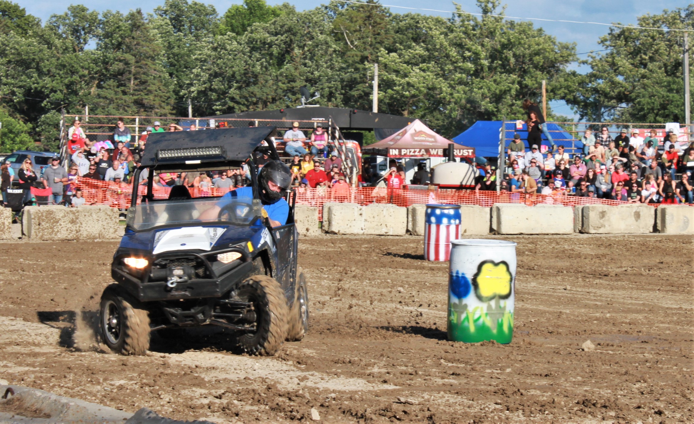 87th annual Northwest Water Carnival kicksoff with thousands showing